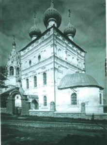 южный вход Воскресенской церкви г.Павлово